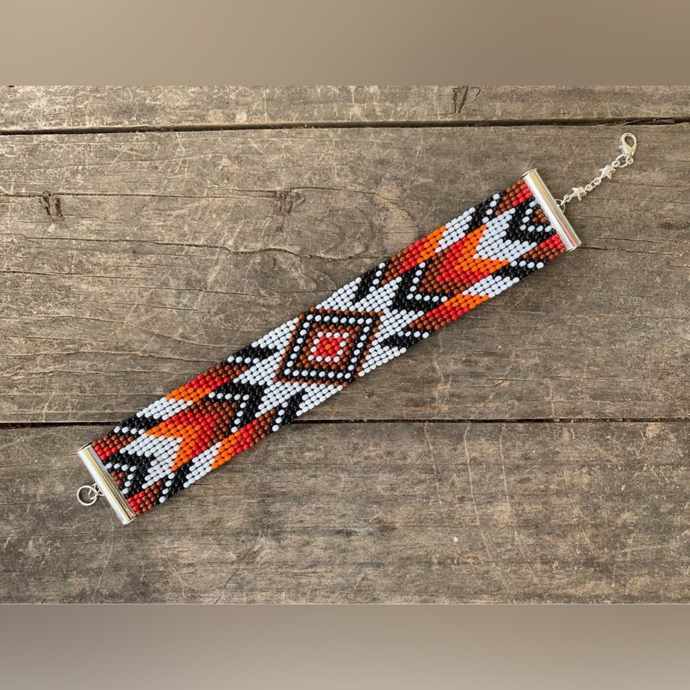 Handcrafted ‘Rose Star’ Seed Bead Bracelet
